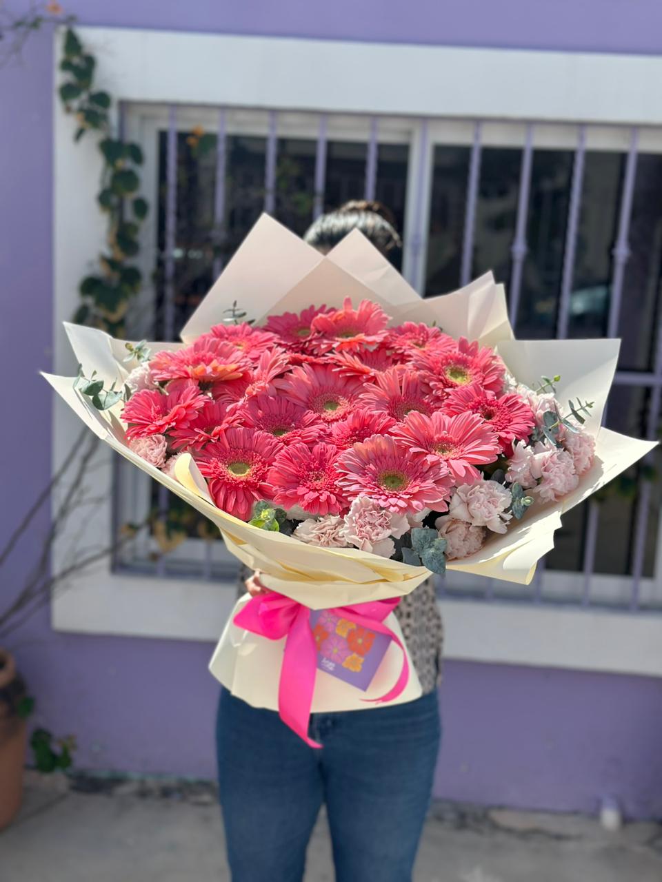 Regalar flores es una costumbre